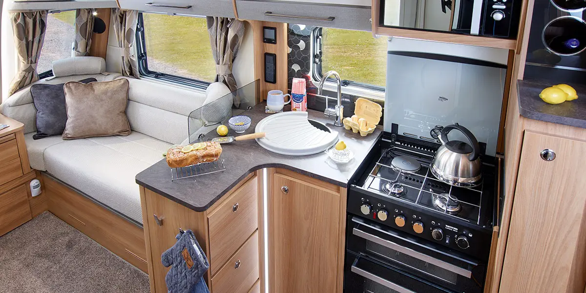 Alicanto Grande Porto L-shape kitchen design