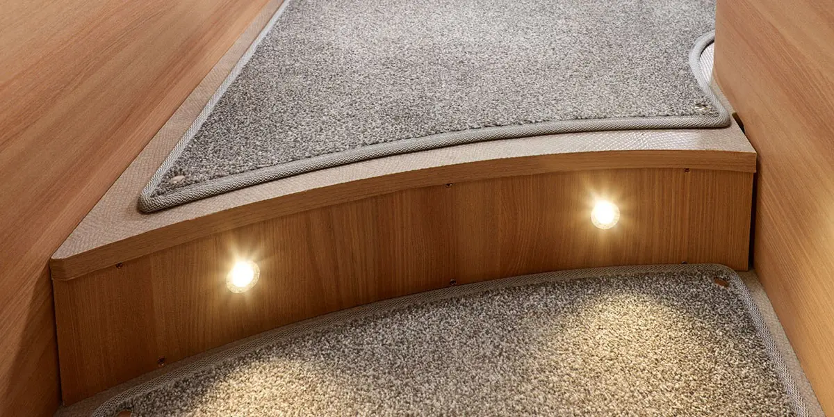 Autograph 74-4 floor lighting to higlight step