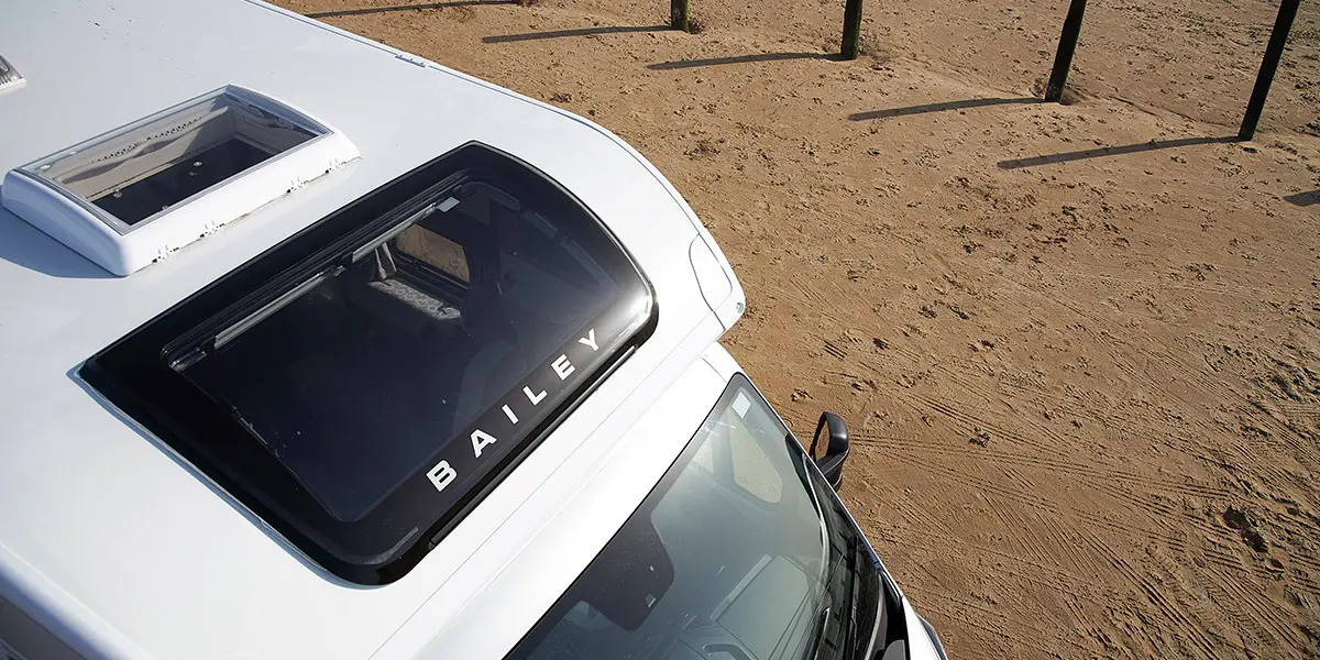 Double glazed opening sky view over cab window (all models)