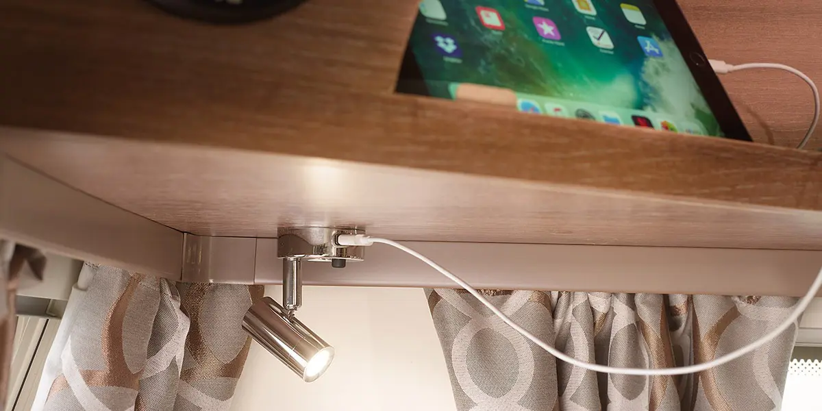 USB sockets in directional spotlights (all models)