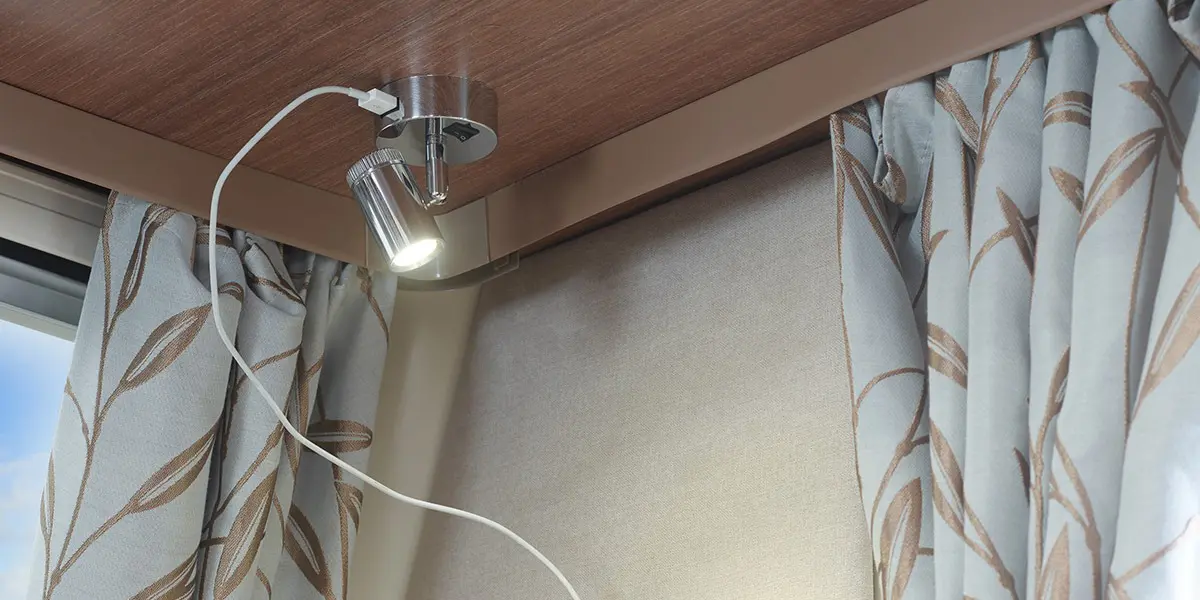 USB sockets in directional spotlights (all models)