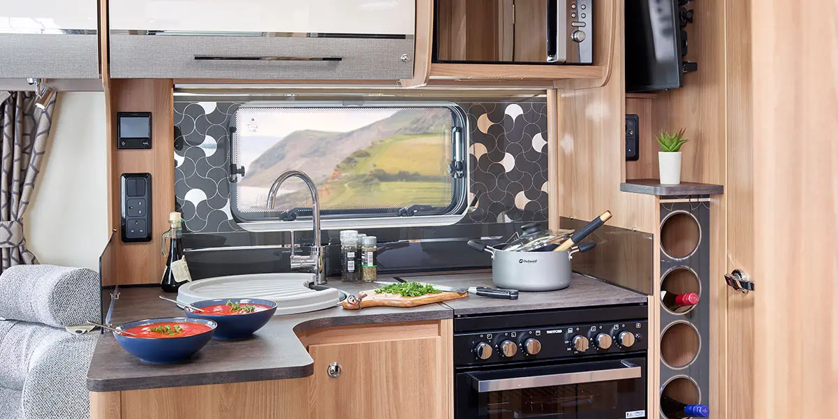 Alicanto Grande Faro L-shaped kitchen design