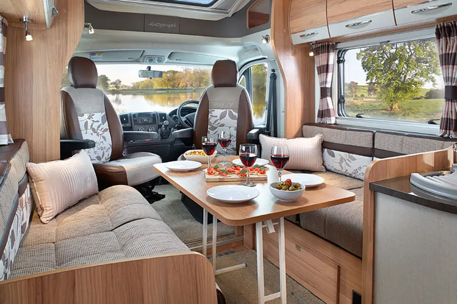 Approach Autograph 740 interior
