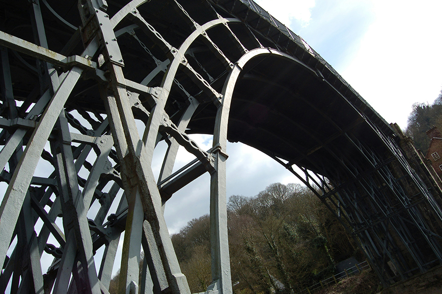 The Iron bridge of Ironbridge Gorge. Photo by Alan Roberts on Unsplash