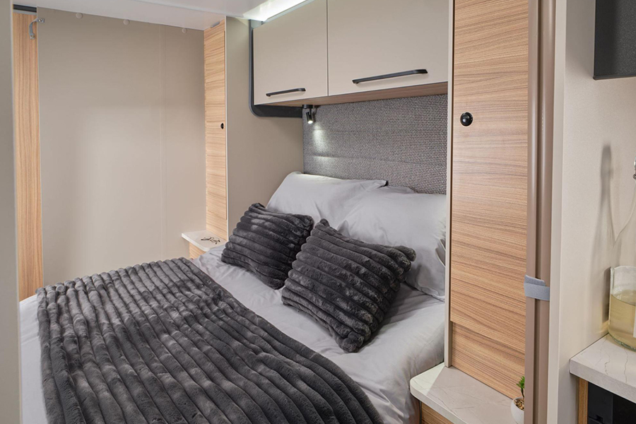 A Bailey Phoenix Black Edition 644 bedroom